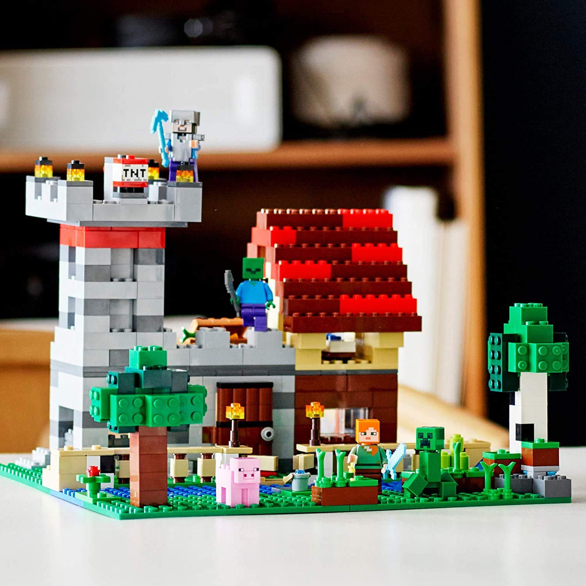 Minecraft Brick Construction Toy and Minifigures 564 Pieces I1266